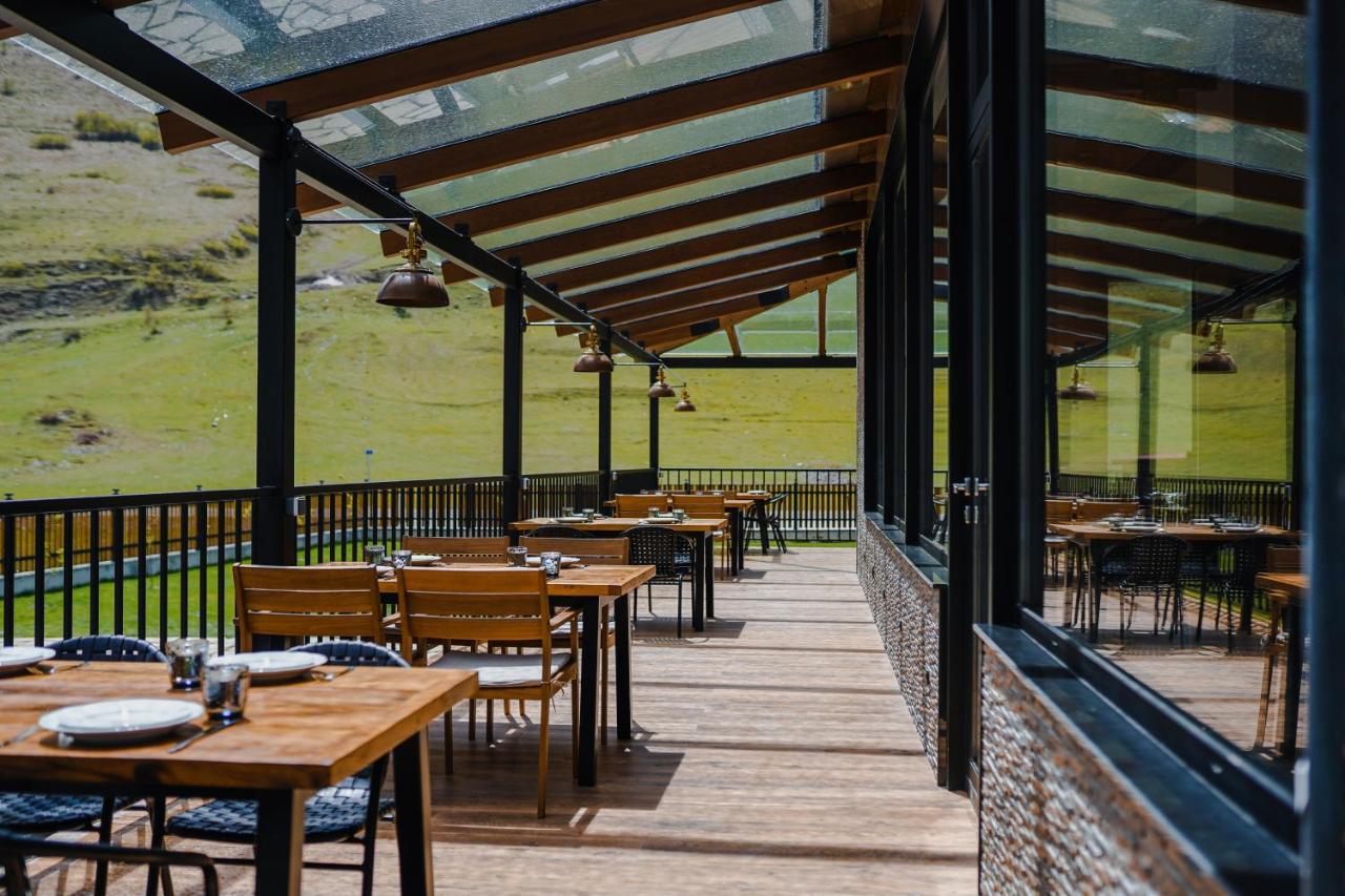 Suatis Resort Kazbegi Stepantsminda Exterior foto