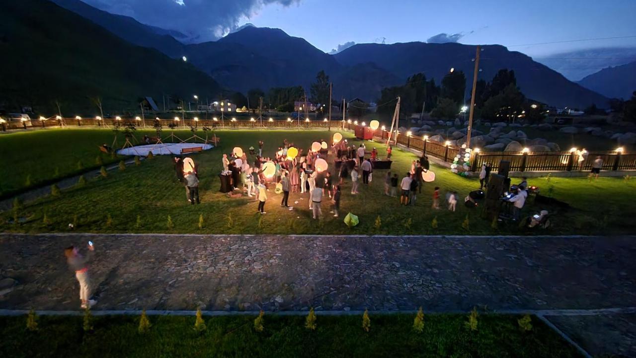 Suatis Resort Kazbegi Stepantsminda Exterior foto