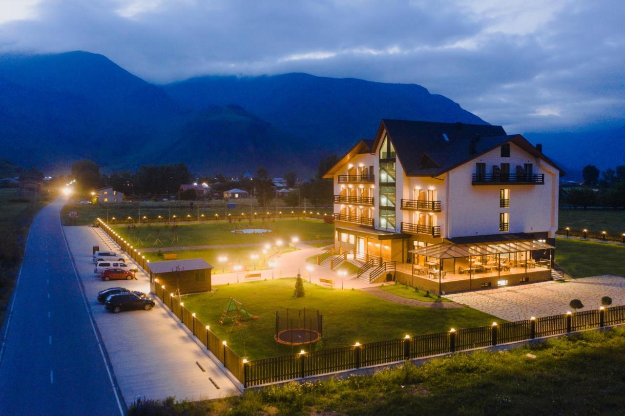 Suatis Resort Kazbegi Stepantsminda Exterior foto